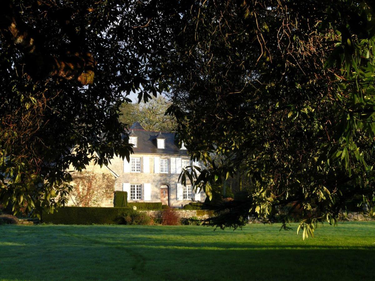 Manoir Tregont Mab Bed & Breakfast Quimper Exterior photo